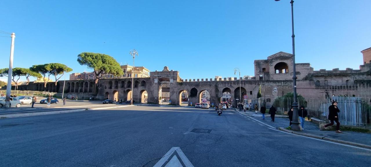 Felix Domi * Roma